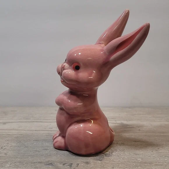 Red Rabbit - Picture 3 of 6